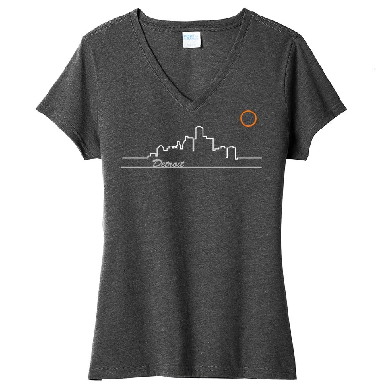 men's basic round neck t-shirts -Ladies Relaxed V-neck Detroit Skyline T-shirt - Triblend Black