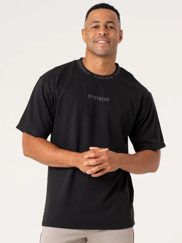 athletic-style t-shirts for men -Pursuit Fleece T-Shirt - Black